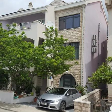 And With Parking Space - 18106